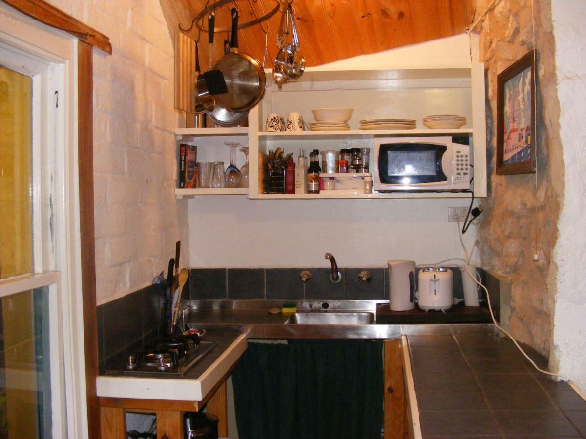 Trevalia Accommodation Penwortham Exterior photo